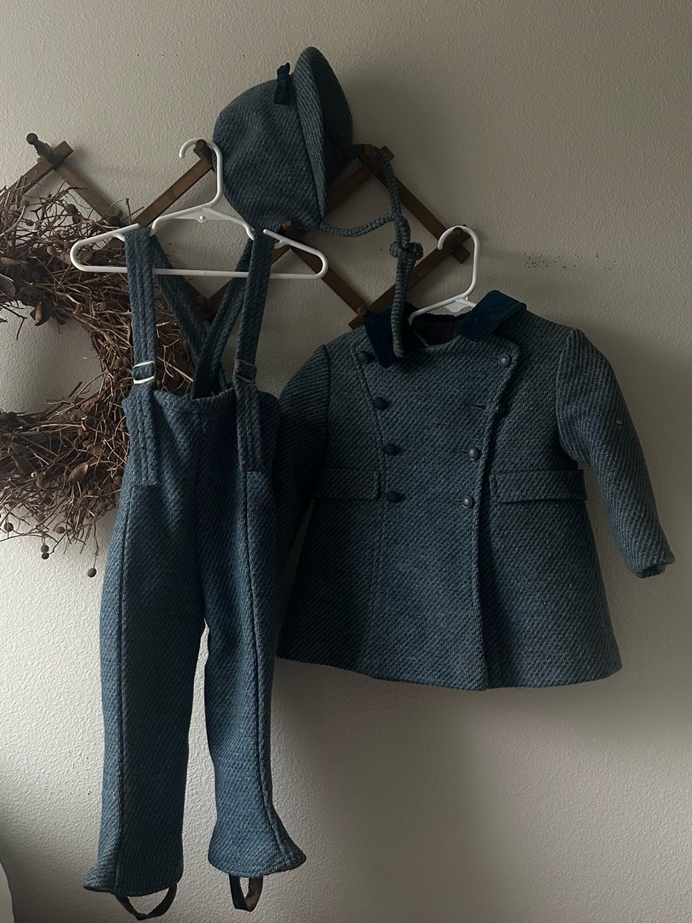Girl’s Vintage-Style Teal Wool Coat, Suspender Pants & Hat Set (READ DESCR)